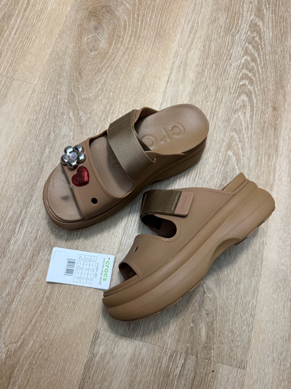 NWOT Crocs Soho Two Strap Sandal Sepia Women's 8 with 3 FREE JIBBITZ